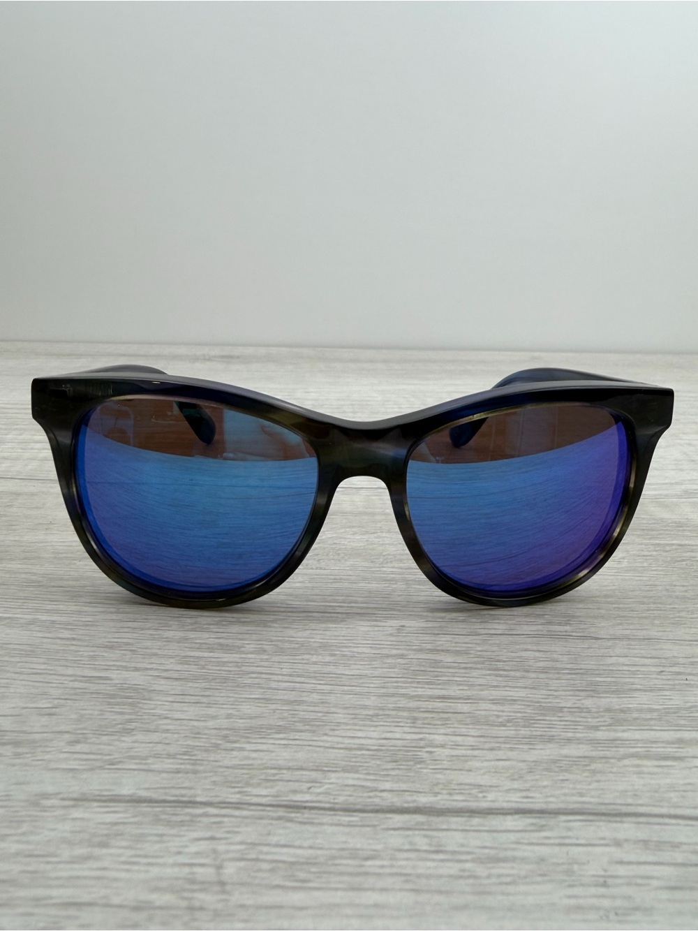 Wildfox Catfarer Sunglasses Blue Mirror Lenses - Picture 2 of 13